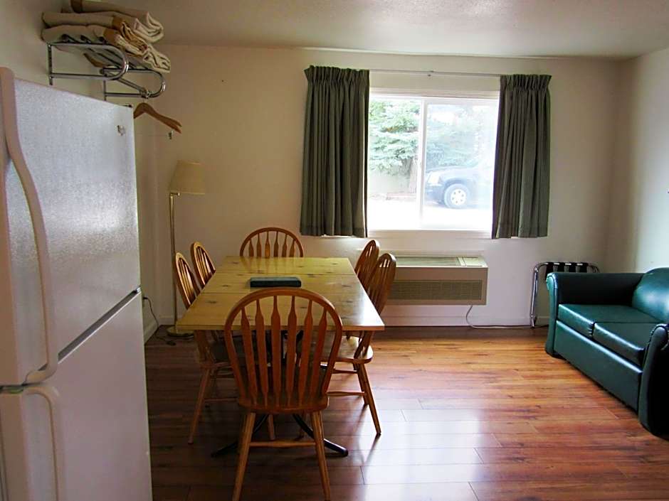 Yellowstone Country Inn