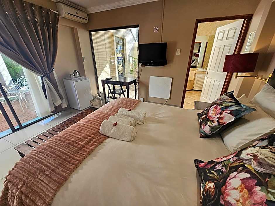 Bettie's Luxury Lodge