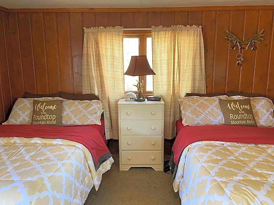 Roundtop Mountain Vista - Cabins and Motel