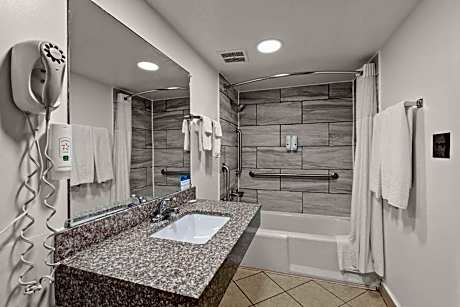 King Room - Accessible/Non-Smoking