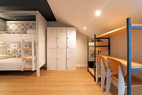 Bed in 6-Bed Mixed Dormitory Room