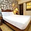 Hotel Casa del Virrey & Suites