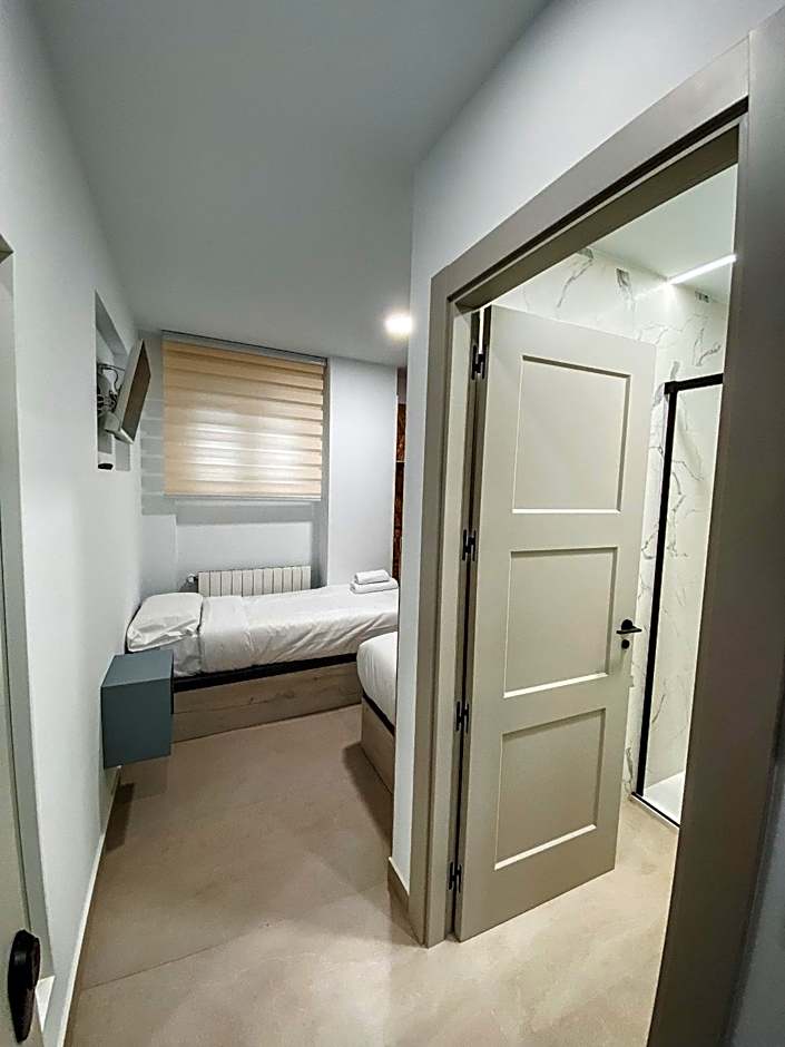 Casa San Juan - Habitaciones privadas Logroño