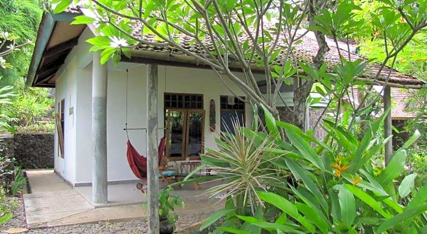 Sananda Bungalows