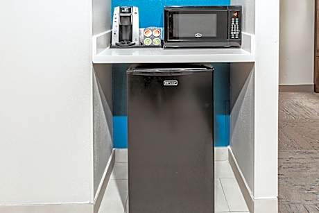 King Room - Mobility Access/Hearing Accessible