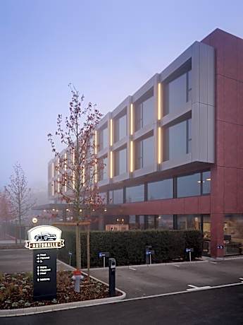 Autohalle Hotel