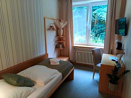 Economy Single Room
