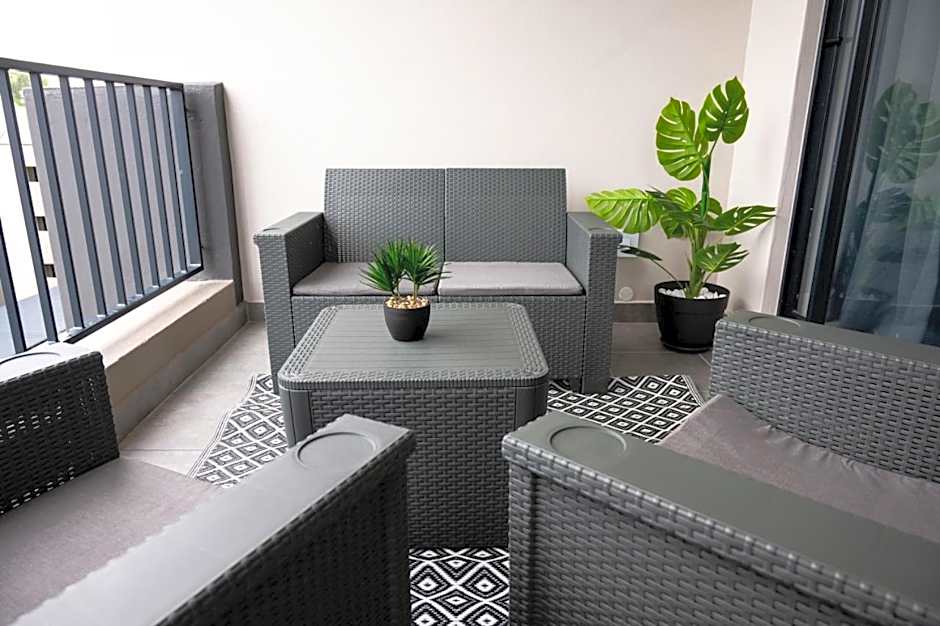 Upmarket Stunner in Ballito 360 with Inverter