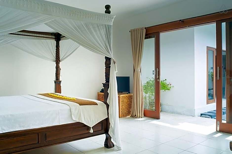 1BR Private villa seminyak,20mint walk 2 the beach