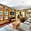 Fox Hotel And Suites