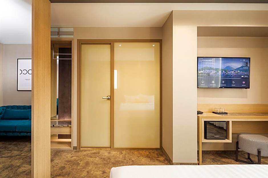 -- ESTE PARK HOTEL -- part of Urban Chic Luxury Design Hotels - Parking & Compliments - next to Shopping & Dining Mall Plovdiv