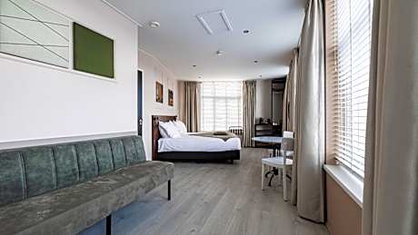 Deluxe Double or Twin Room with Lake View