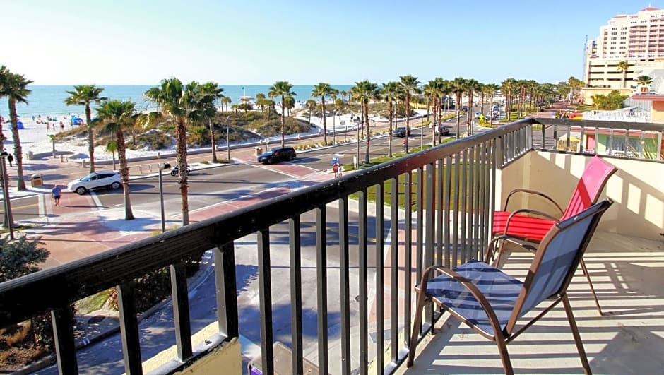 Seaside Inn & Suites