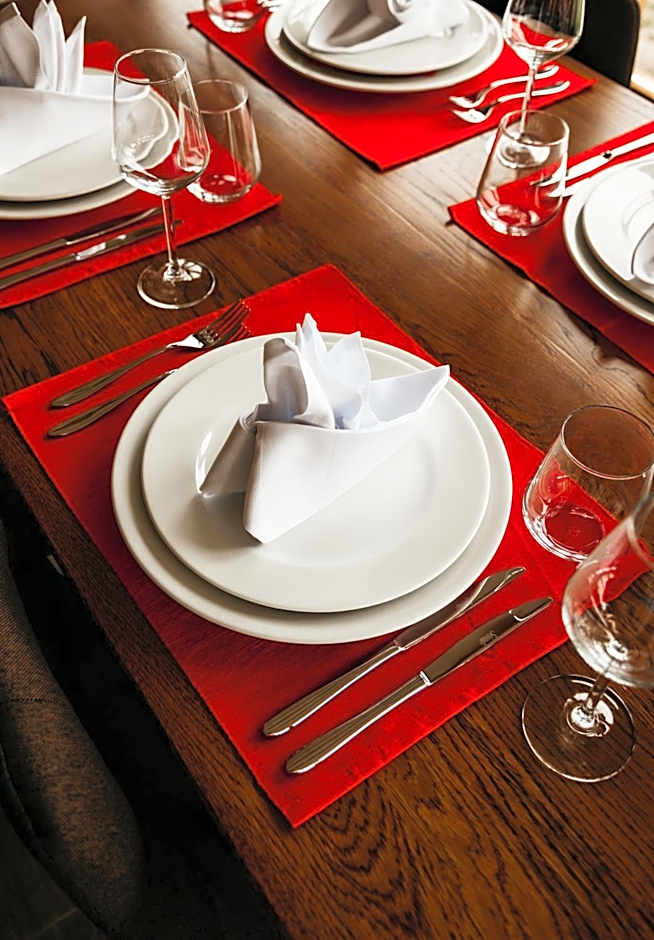 Pansion Mihića dvori