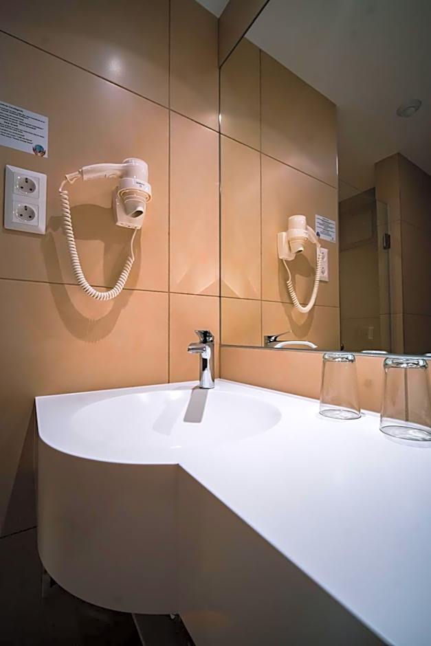 Eleven Business & Sport Hotel