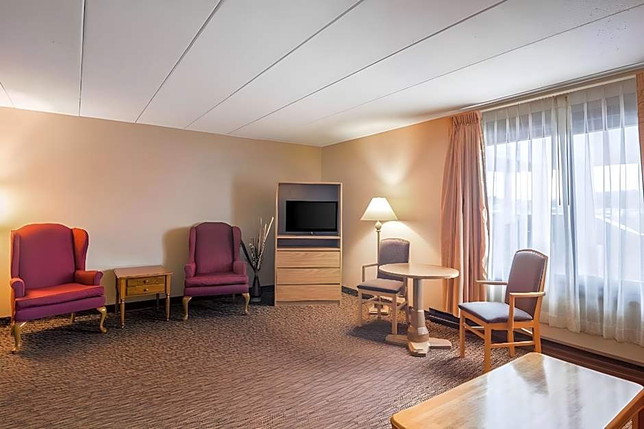 Econo Lodge Duluth near Miller Hill Mall