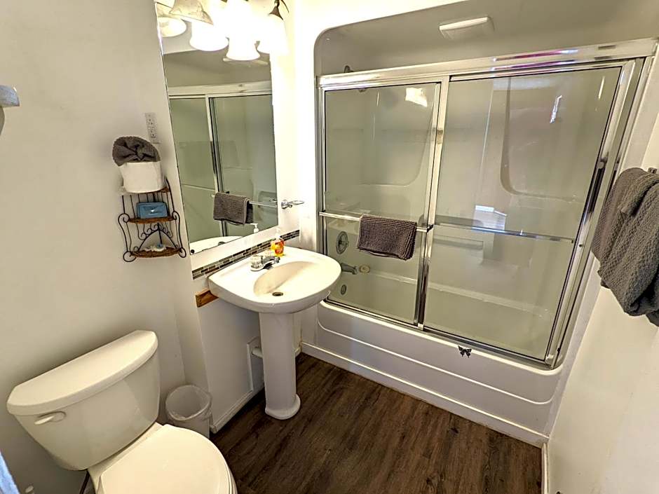 Deerview Lodge & Cabins - Princeton BC