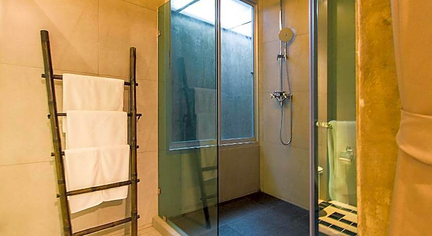 Kroque Boutique and Bistro Hotel