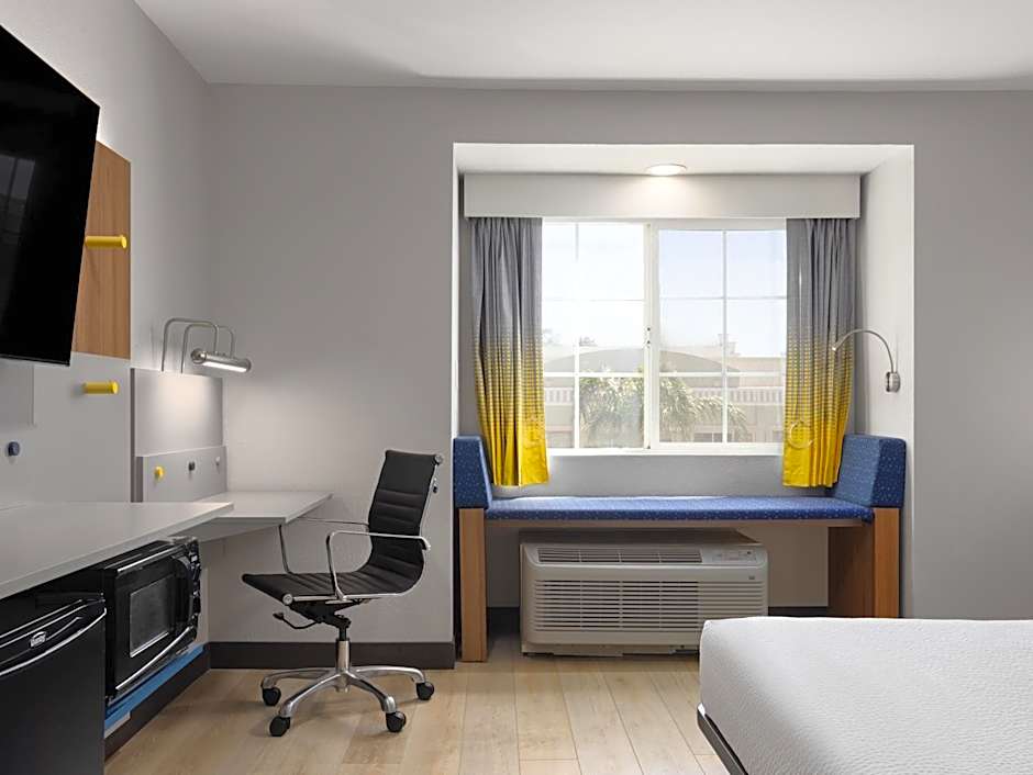Microtel Inn & Suites By Wyndham Tracy