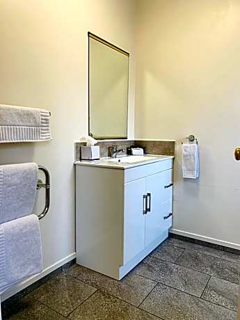 Downstairs Family Unit with Interconnect Door