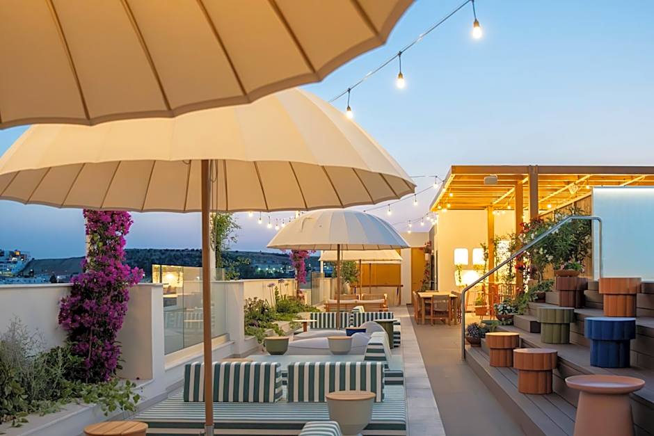 LIV & CO Suites & Villas