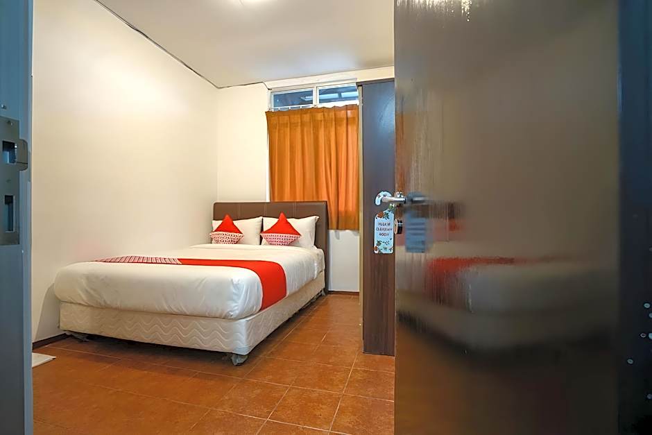 OYO 1844 Bravo Residence