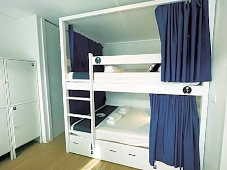 Bed in 4-Bed Mixed Dormitory Room