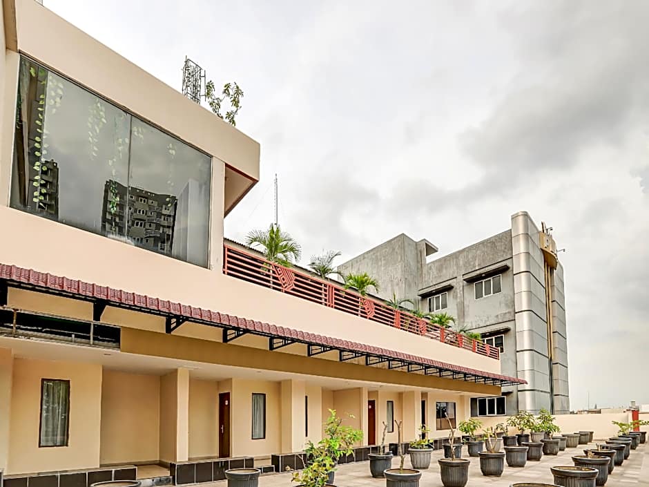 Collection O 90050 Raz Hotel And Convention Syariah