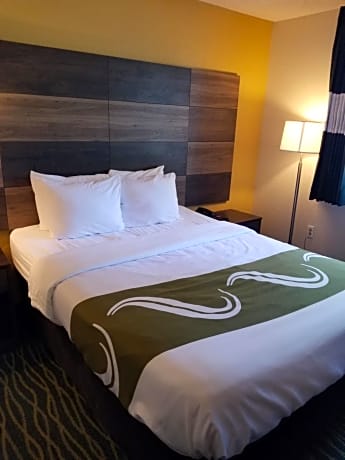 Queen Room - Accessible/Nonsmoking