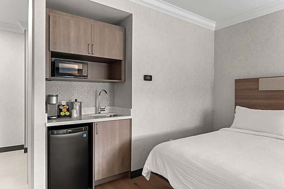 Holiday Inn Express Hotel & Suites Santa Cruz By IHG