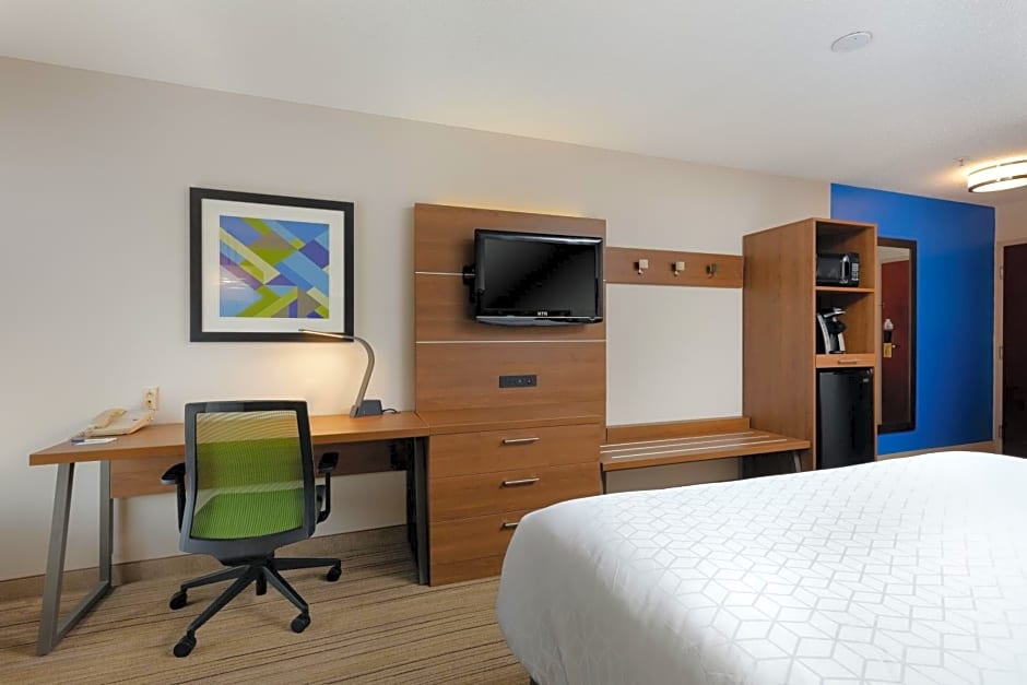 Holiday Inn Express & Suites Milton East I-10 by IHG