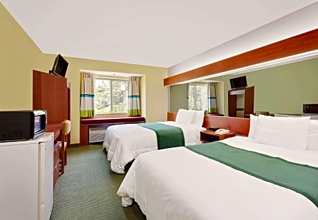 2 Queen Beds Dog Friendly Non-Smoking