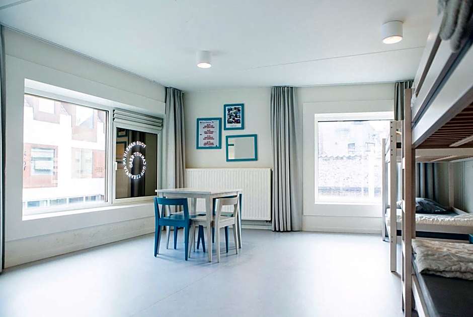 Snuffel Youth Hostel