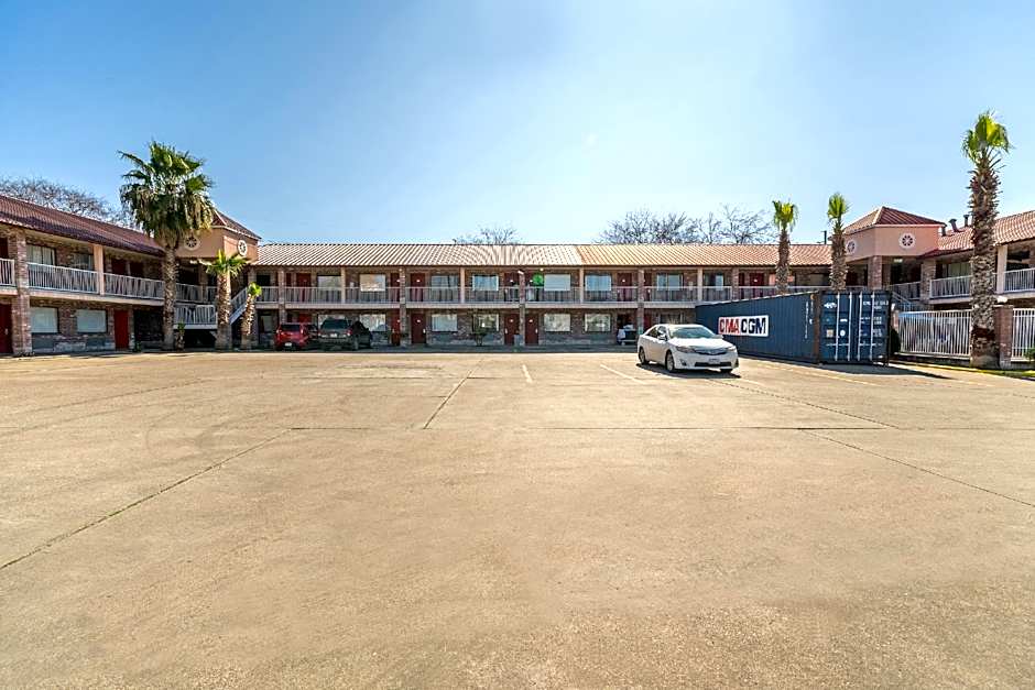 Econo Lodge Inn & Suites Downtown San Antonio