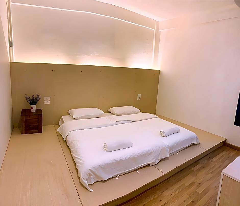 BED TO BANGKOK