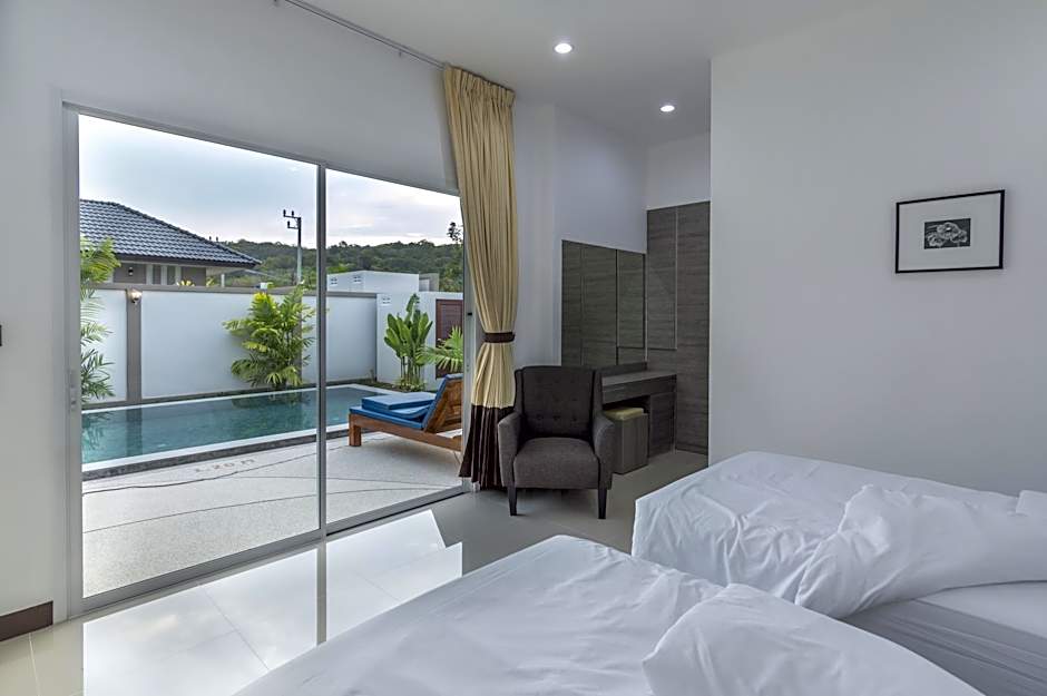 Phuket La Siesta, Naiharn Beach