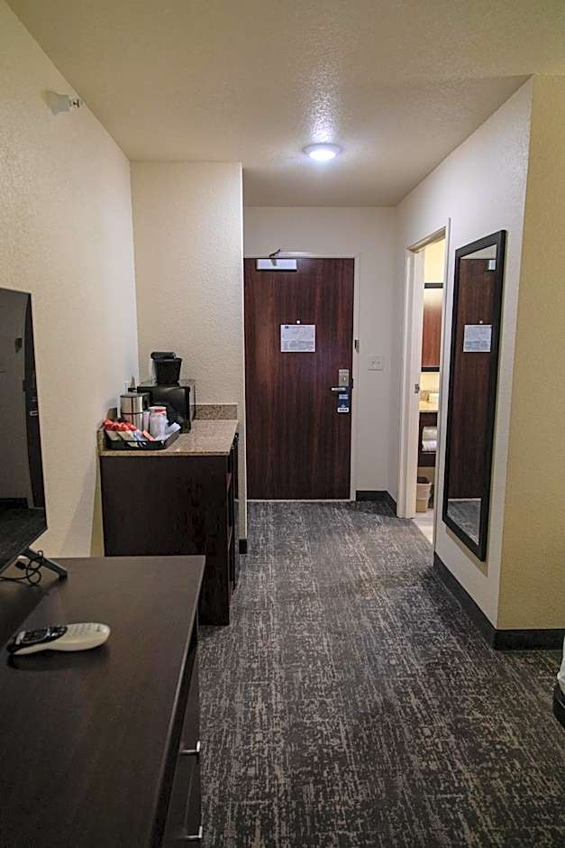 Cobblestone Inn & Suites - Springfield