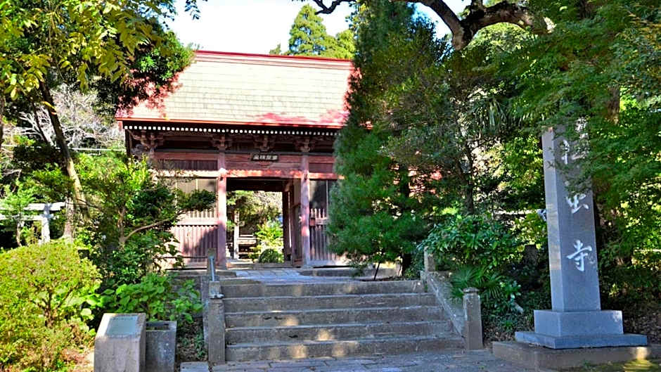 Toyoko Inn Imba Nihon-idai Ekimae