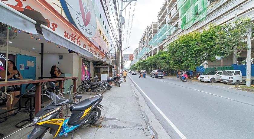 RedDoorz @ Clarkview 21st Street Angeles City