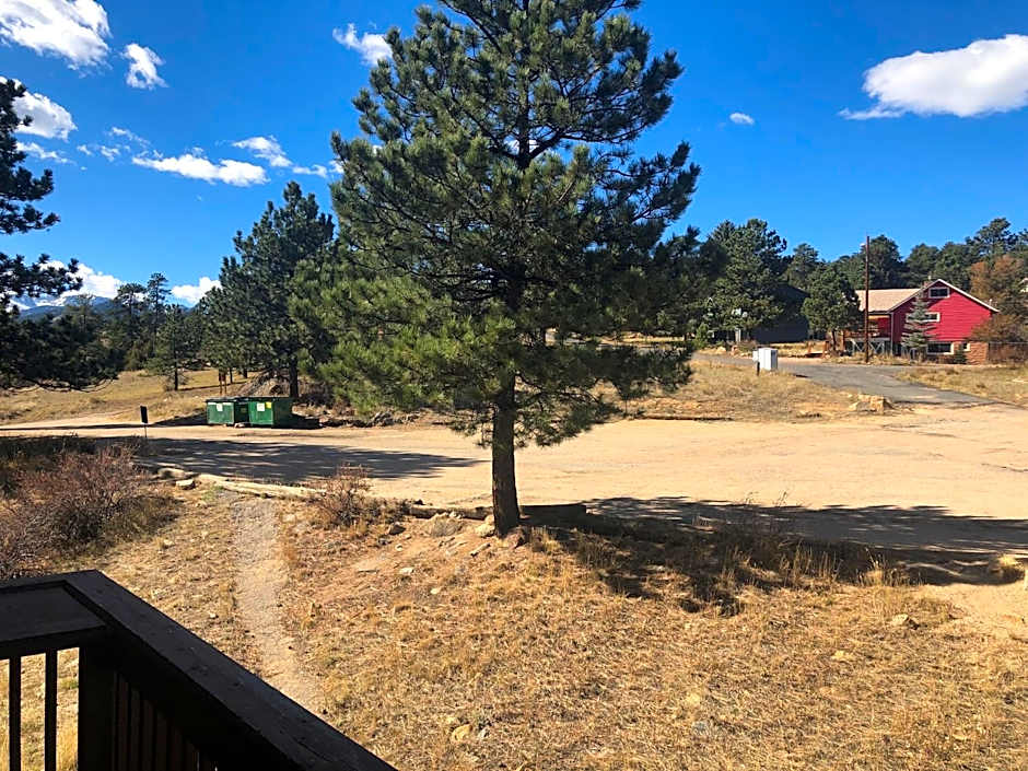 Estes Park Adventure Hostel