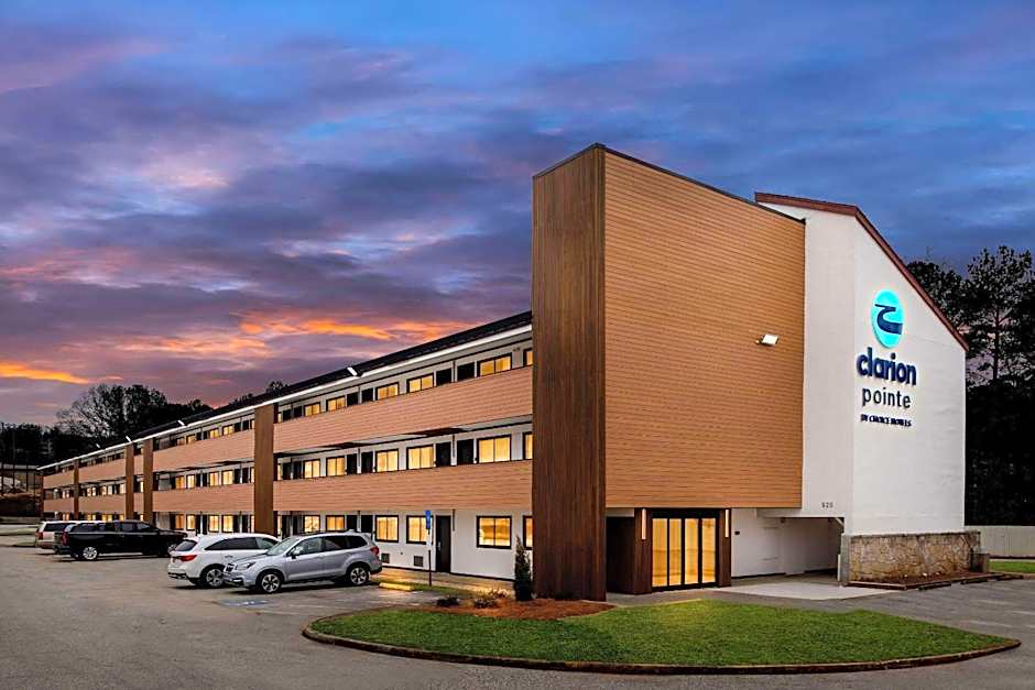 Clarion Pointe Kennesaw Town Center