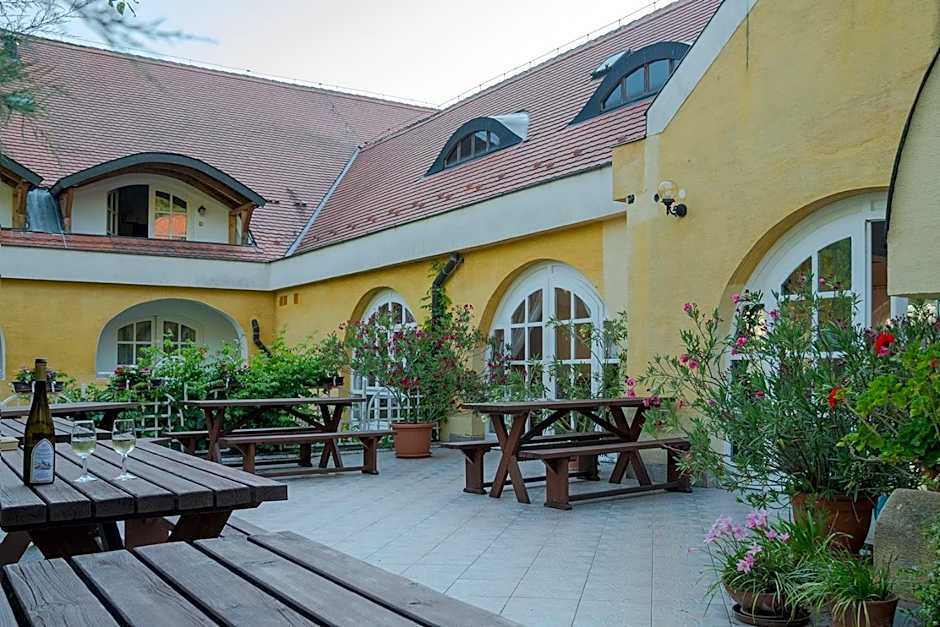Cseri Vendégház