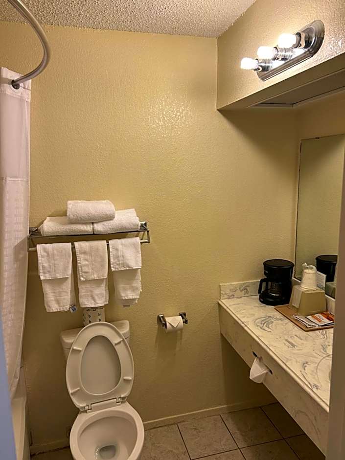 Executive Inn & Suites