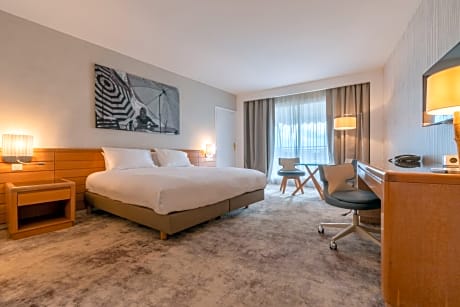 King Suite with Balcony and Sea View