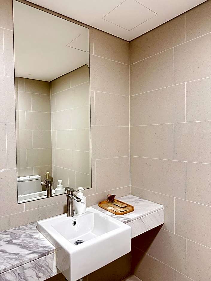 Straits Suite by C Homestay Malacca