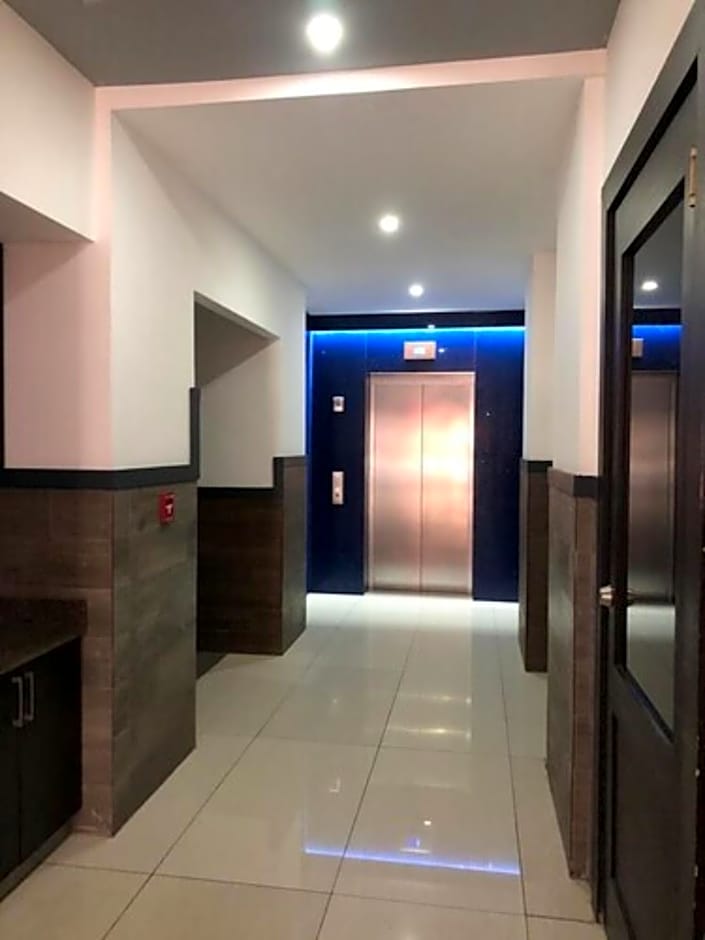 Beverly Hills: Hotel & Business