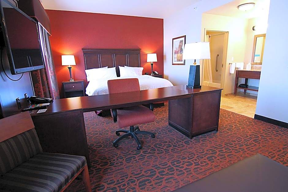 Hampton Inn By Hilton & Suites Grand Forks