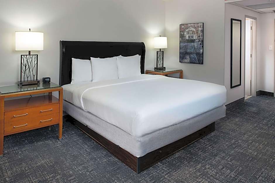 DoubleTree By Hilton Memphis Downtown