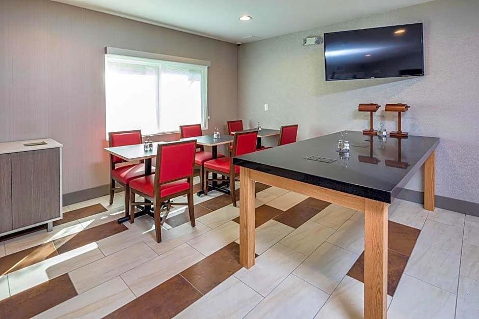 Holiday Inn Express Sunnyvale - Silicon Valley By IHG