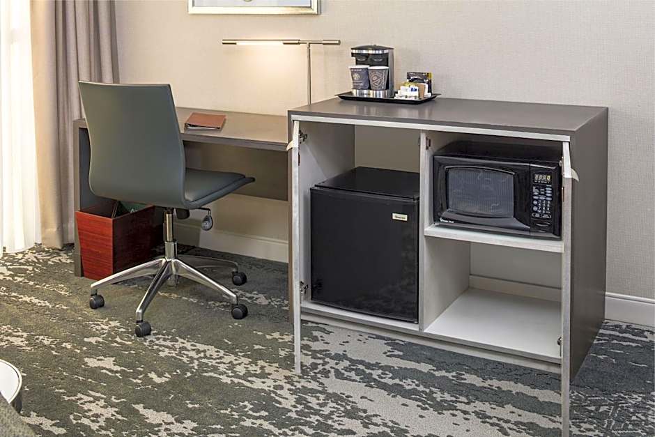 DoubleTree by Hilton Boston Logan Airport Chelsea